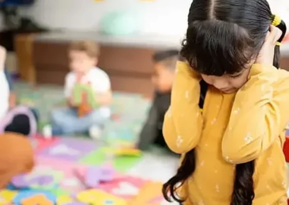 Autisme à Nice : comprendre les signes, le parcours de diagnostic et les solutions d'accompagnement pour enfants et adultes.