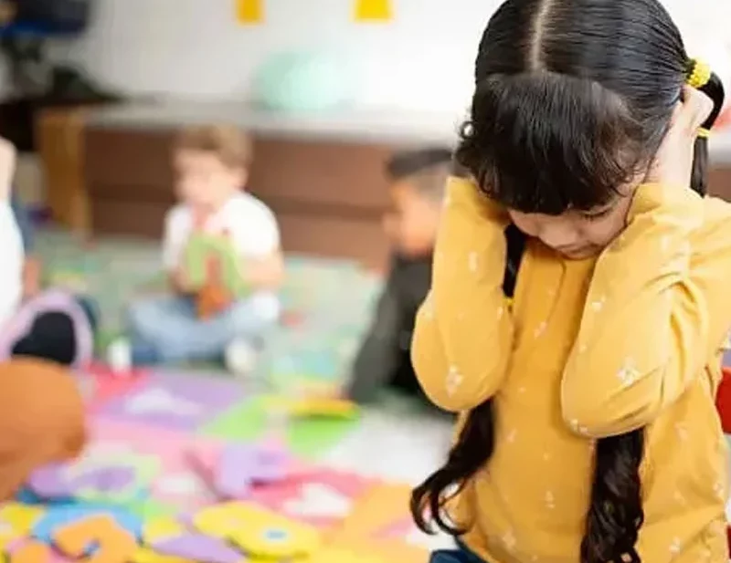 Autisme à Nice : comprendre les signes, le parcours de diagnostic et les solutions d'accompagnement pour enfants et adultes.